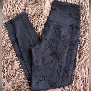 Love Her Shop Medium Slimming Iridescent Black Hibiscus 7/8 high compression